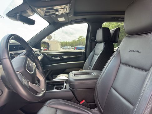 Used 2023 GMC Yukon Denali w/ Advanced Technology Package AWD/4WD image 7