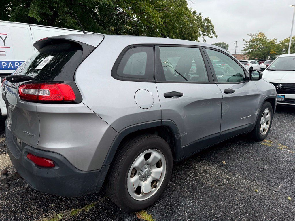 Used 2014 Jeep Cherokee Sport FWD image 3