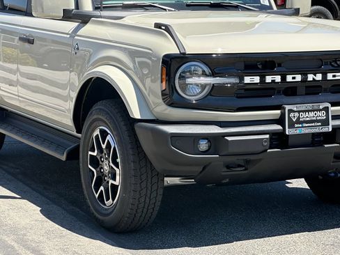 New 2026 Ford Bronco Outer Banks AWD/4WD image 11