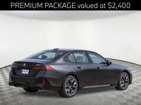 New 2026 BMW 540i xDrive w/ M Sport Package AWD/4WD image 4