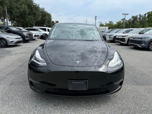 Used 2022 Tesla Model Y Long Range AWD/4WD image 2