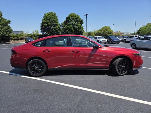 Certified 2025 Honda Accord SE image 21