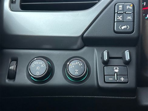 Used 2017 Chevrolet Tahoe Premier image 32