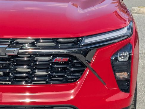 New 2026 Chevrolet Trax RS w/ Driver Confidence Package image 9