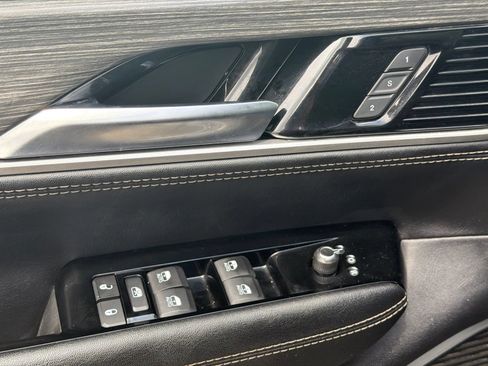 Used 2024 Jeep Wagoneer Series II AWD/4WD image 16