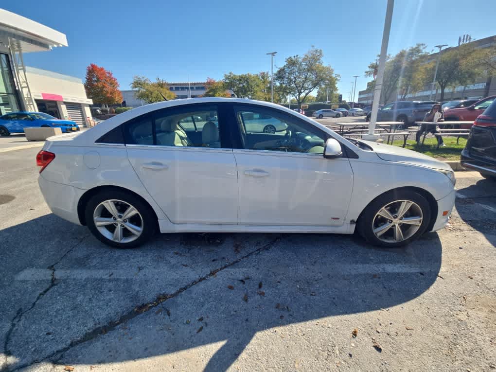 Used 2014 Chevrolet Cruze LT w/ Sun, Sound and Sport Package FWD image 2