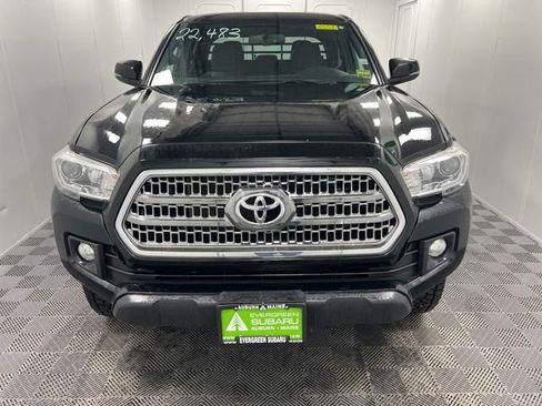 Used 2017 Toyota Tacoma TRD Off-Road w/ Tow Package (A/T) AWD/4WD image 2