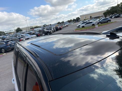 Used 2023 GMC Yukon Denali RWD image 15