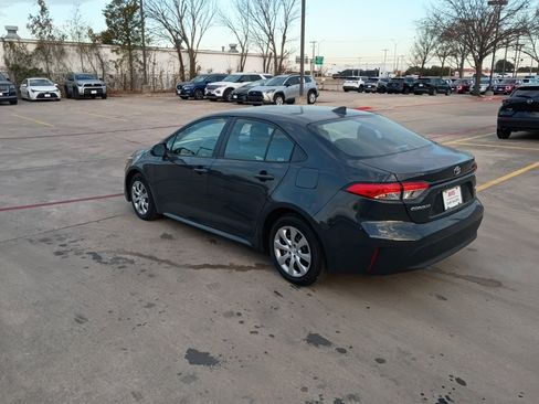 Used 2025 Toyota Corolla LE image 10