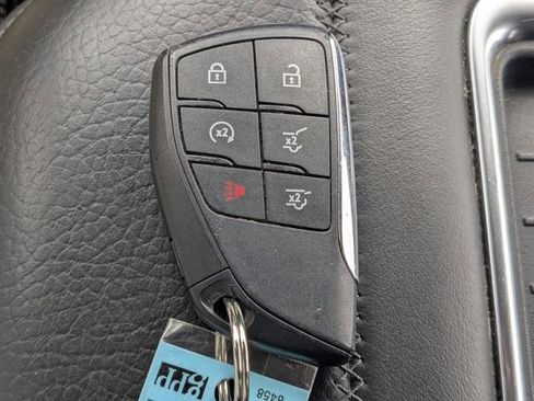 Used 2023 GMC Yukon Denali image 32