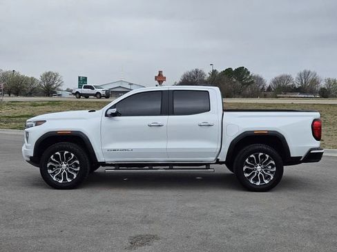 Used 2025 GMC Canyon Denali image 4