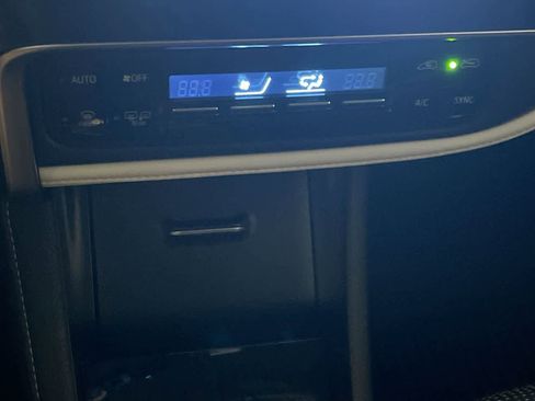 Used 2018 Toyota Corolla iM w/ All-Weather Mat Package image 18