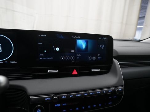 Used 2025 Hyundai Ioniq 5 SEL image 5