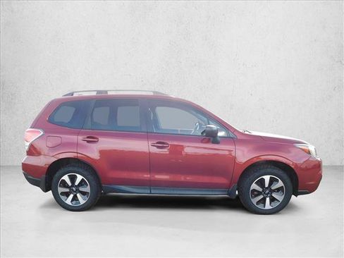 Used 2018 Subaru Forester 2.5i w/ Alloy Wheel Package AWD/4WD image 4
