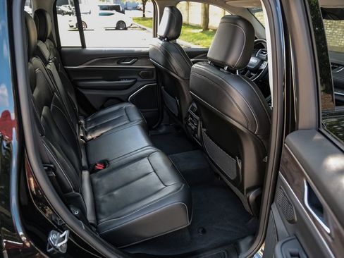 Used 2022 Jeep Grand Cherokee Limited AWD/4WD image 48