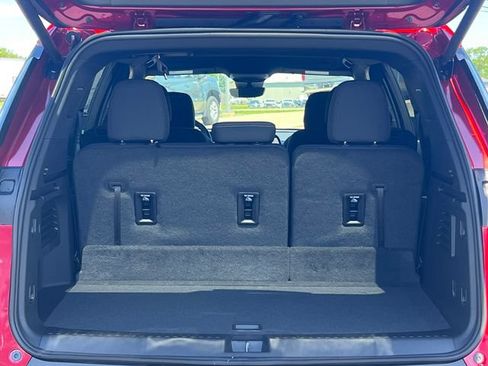 New 2026 Chevrolet Traverse LT w/ Driver Confidence Package AWD/4WD image 34