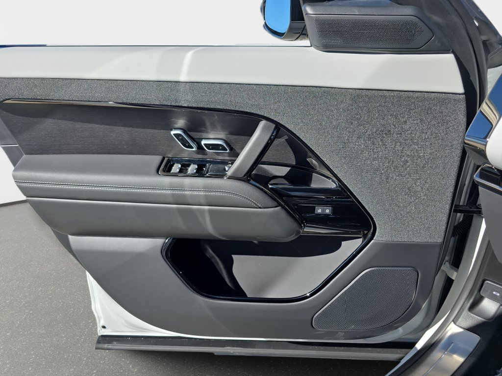 New 2027 Land Rover Range Rover Sport Battersea AWD/4WD image 29