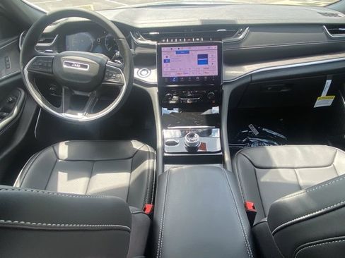 New 2025 Jeep Grand Cherokee L Limited w/ Luxury Tech Group II image 37