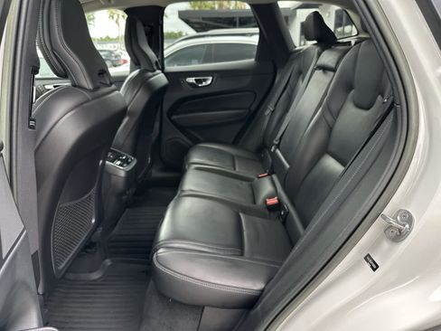 Used 2023 Volvo XC60 B5 Ultimate w/ Protection Package Premier FWD image 4