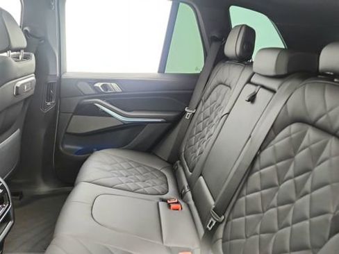 Used 2025 BMW X5 xDrive40i w/ M Sport Package image 30