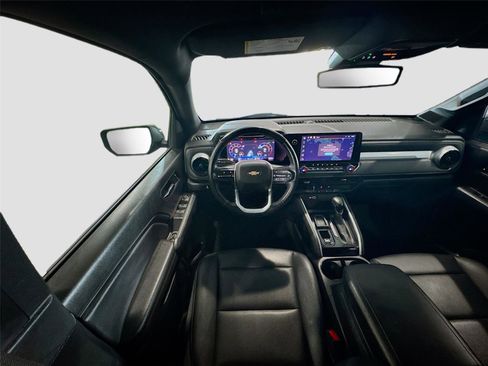 Used 2024 Chevrolet Colorado LT w/ LT Convenience Package III image 3