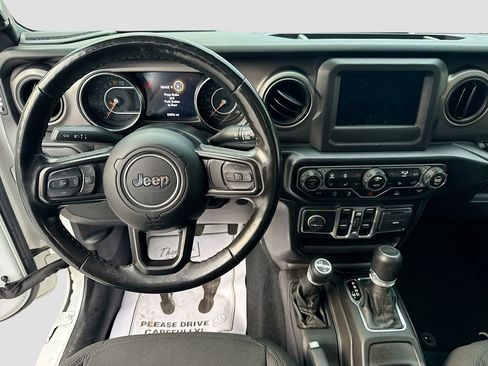 Used 2022 Jeep Gladiator Sport AWD/4WD image 12