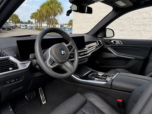 Used 2025 BMW X5 xDrive40i w/ M Sport Package AWD/4WD image 2