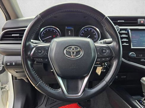 Used 2019 Toyota Camry SE FWD image 11