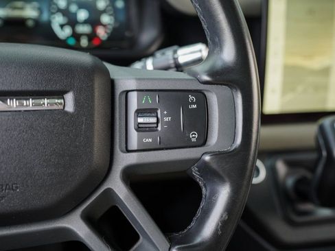 Used 2022 Land Rover Defender 90 X-Dynamic S image 30