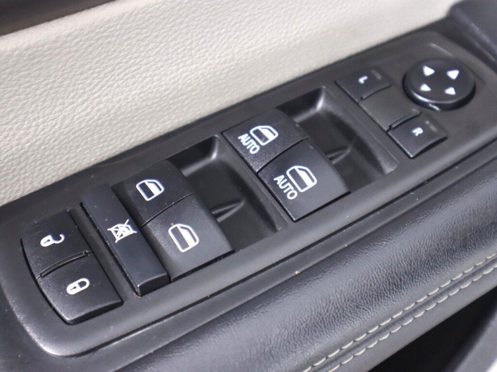 Used 2021 Chrysler Voyager LX w/ Cold Weather Group FWD image 26