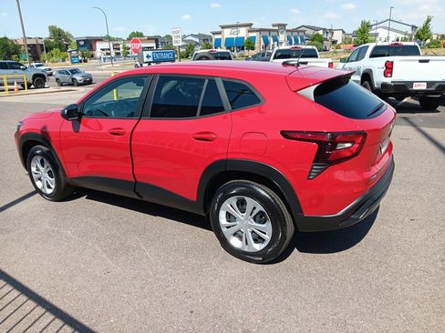 Used 2026 Chevrolet Trax LS FWD image 3
