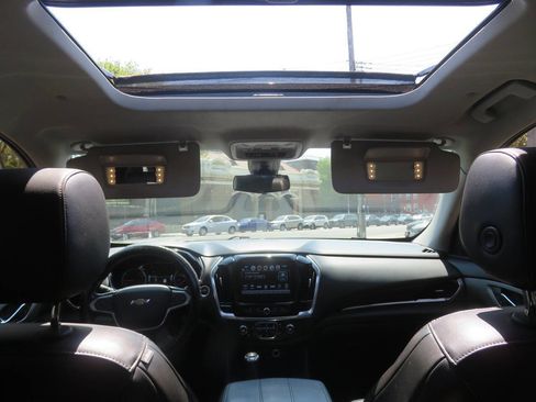 Used 2018 Chevrolet Traverse LT AWD/4WD image 13