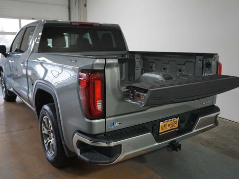 Certified 2025 GMC Sierra 1500 SLT image 4