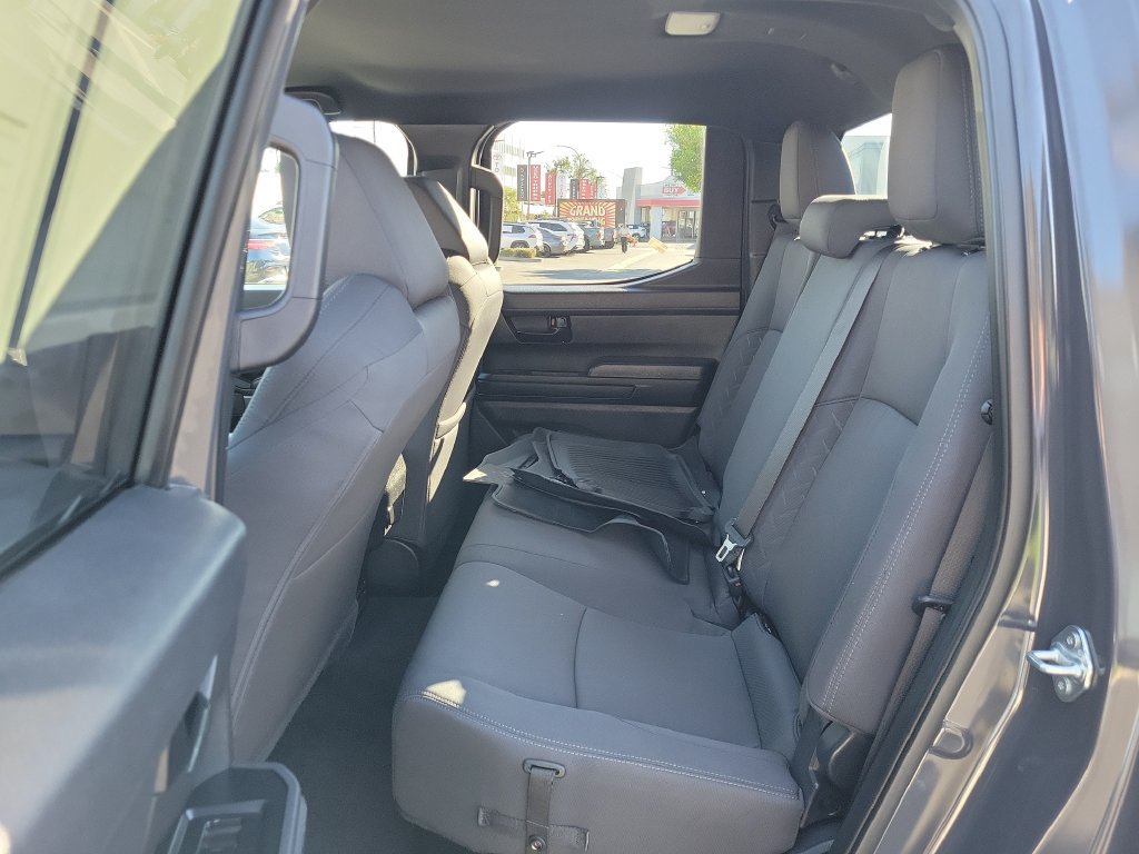 Used 2025 Toyota Tacoma SR5 AWD/4WD image 17