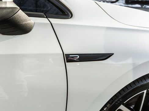 Used 2024 Volkswagen Golf R image 4