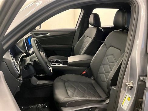 Used 2024 Volkswagen Atlas Cross Sport SE FWD image 21