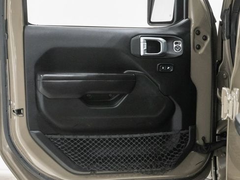 Used 2020 Jeep Gladiator Sport AWD/4WD image 8