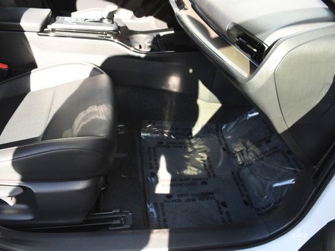 Certified 2024 Toyota Prius XLE image 25