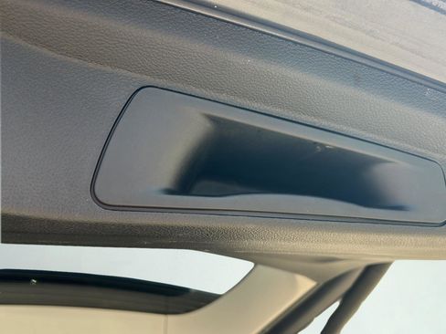 Used 2024 Jeep Grand Cherokee Limited image 11