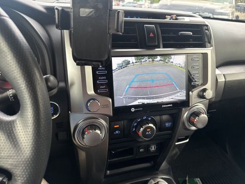 Used 2022 Toyota 4Runner SR5 AWD/4WD image 9