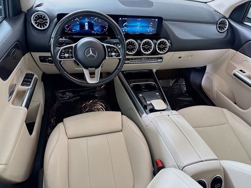 Used 2022 Mercedes-Benz GLA 250 4MATIC w/ Premium Package Lite image 17