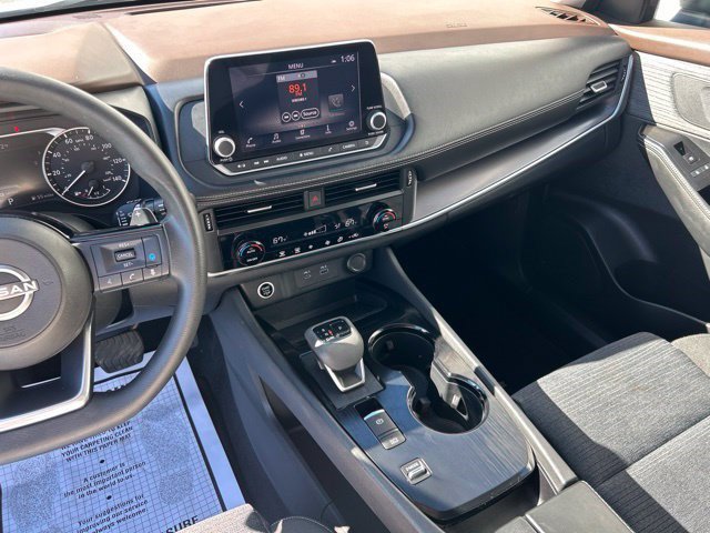 Used 2023 Nissan Rogue SV FWD image 21