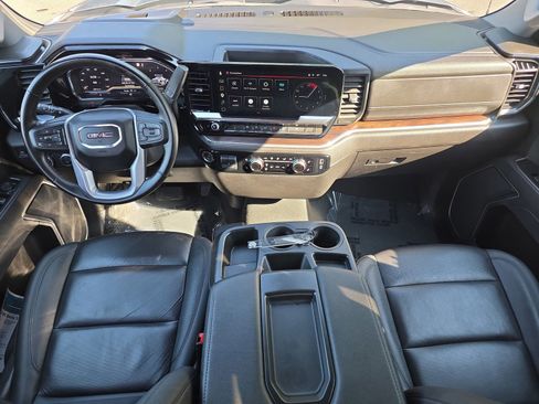 Used 2025 GMC Sierra 1500 SLT AWD/4WD image 18