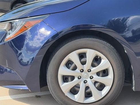 Used 2021 Toyota Corolla LE FWD image 5