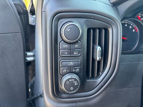 Used 2023 Chevrolet Silverado 1500 Custom image 36