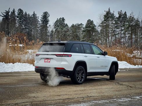 New 2025 Jeep Grand Cherokee Limited image 4