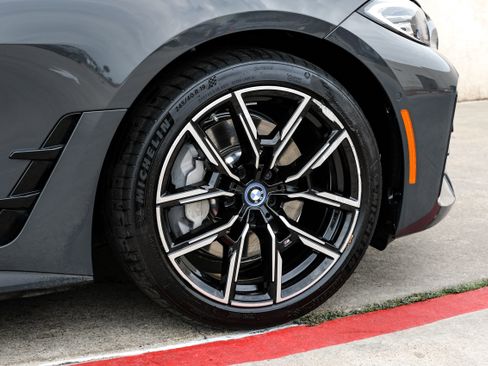 Used 2022 BMW i4 eDrive40 w/ M Sport Package RWD image 49