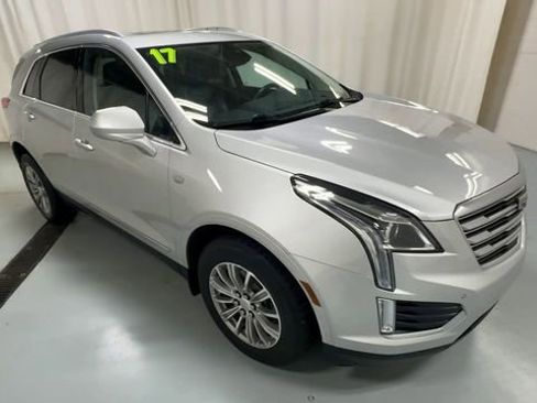 Used 2017 Cadillac XT5 Luxury w/ Driver Awareness Package image 2