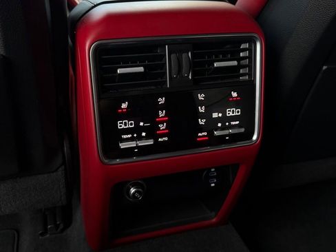 Used 2021 Porsche Cayenne GTS AWD/4WD image 23