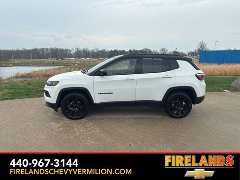 Used 2022 Jeep Compass Altitude w/ Convenience Group image 4